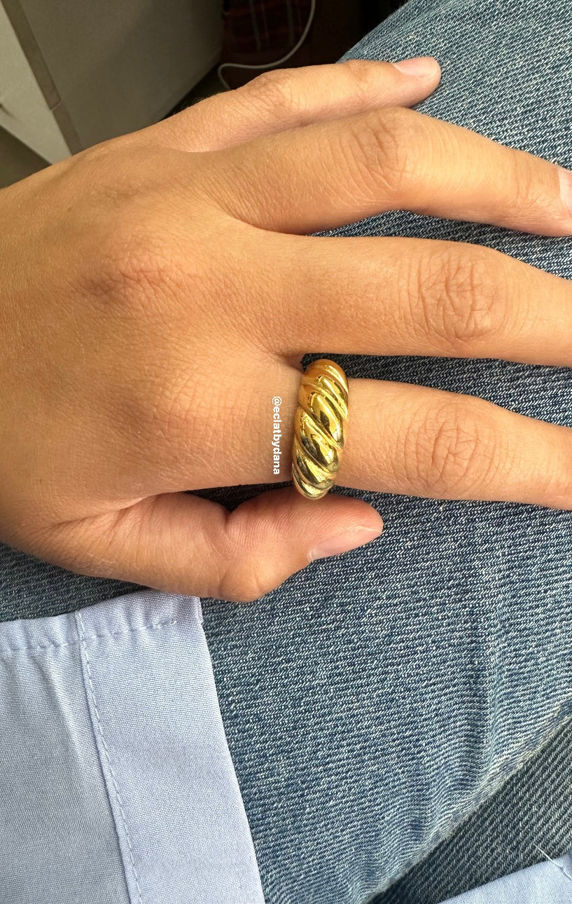 Croissant Ring